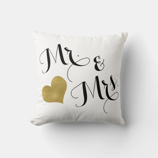 Hochzeit Herr & Mrs. Black Script Gold Heart Kissen (Vorderseite)