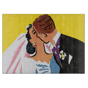 Hochzeit im Vintage-Stil, Braut und Bräutigam küss Schneidebrett