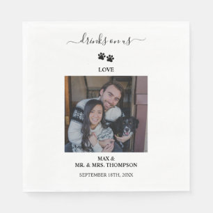 Hochzeit Modernes Foto Couple Pet Dog Drinks auf u Serviette