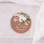 Hochzeit Mr. Pampas Gras, eucalyptus botanisch Runder Aufkleber<br><div class="desc">Hochzeit Mr. und Mrs. Pampas Gras,  eucalyptus botanisch schwarz,  weiß und terracotta modernen boho Gastgeschenk Dekor Geschenksticker.</div>