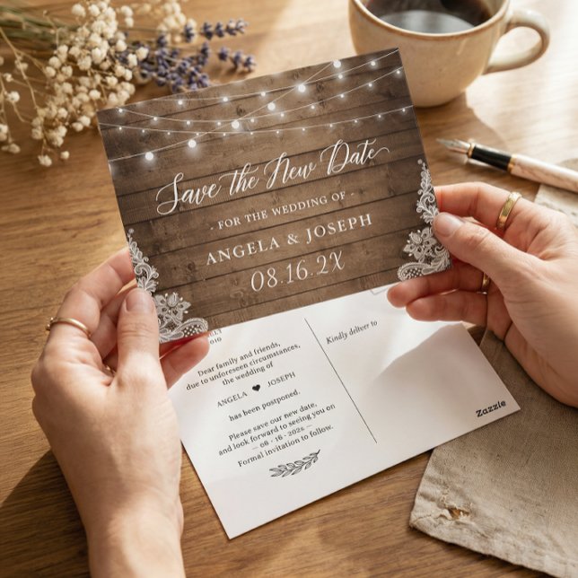 Hochzeit Rettete das neue Datum Rustikale Twinkle  Postkarte (Von Creator hochgeladen)