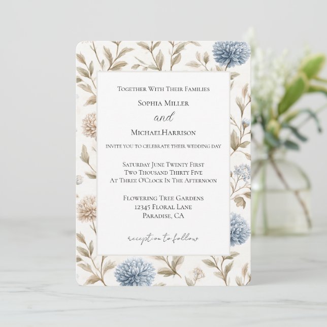 Hochzeit Schöne Creme Blaue Blumen Einladung (Stehend Vorderseite)