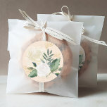 Hochzeit von Cream Gold und Green Floral Runder Aufkleber<br><div class="desc">Der Aufkleber für den Hochzeitsakzent bietet ein elegantes Aquarellbild mit einer bemalten Rose,  einer Ranunculus-Blume und einem Blattwerk in neutralen Weiß-,  Creme-,  Rosa-,  Gold- und Grüntönen. Ideal für einen Frühlings- oder Sommeraufenthalt.</div>