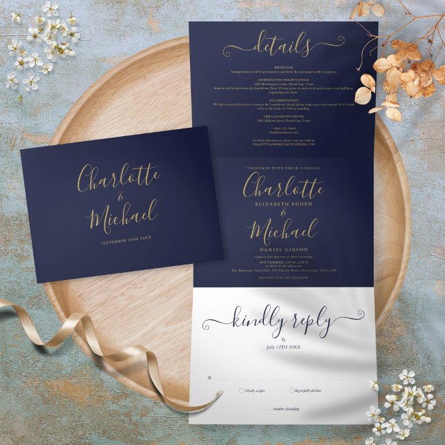 Hochzeit von Navy Blue und Gold Script Monogram Dreifach Gefaltete Einladung (Navy Blue And Gold Script Monogram Wedding Tri-Fold Invitation)