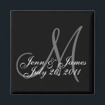 Hochzeitbride Groom Date Monogram Black Magnet<br><div class="desc">Hochzeitshöfe heißt Monogram Black Magnet. Passen Sie die Farben und persönlichen Informationen an. Diese machen großartige Gastgeschenke Hochzeiten.</div>