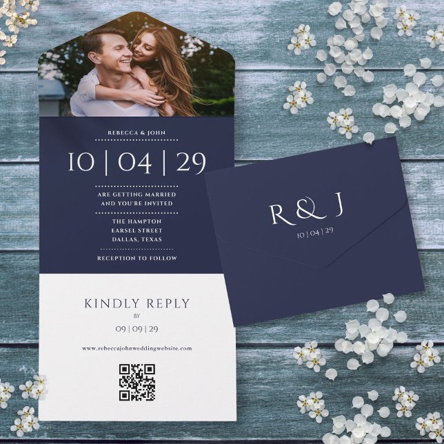 Hochzeitdatum des Fotos mit dem QR-Code für Navy B All In One Einladung (Navy Blue Monogram QR Code Photo Wedding Date All In One Invitation)