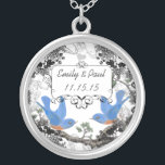 Hochzeitdatum Lucky Bluebird Jubiläumsnecklace Versilberte Kette<br><div class="desc">Keepake Necklaces wählen Sie entweder Silber Platin oder Sterling Silver</div>