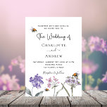 Hochzeitliche Wildblumen violett-rosa Biene Einladung<br><div class="desc">Ein weißer Hintergrund. Mit Bienen dekoriert und Wildblumen in Violett und Rosa gestrichen. Personalisieren und fügen Sie Ihre Namen und die Details.</div>