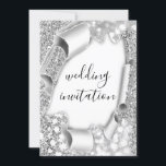 Hochzeitlicher 3D-Effekt Eleganter weißer Silberme Einladung<br><div class="desc">Auf der bezaubernden Reise in die Ehe, wo jedes Detail mit der Liebe und Freude des Ereignisses zu reflektieren ist, wird die Einladung die Bühne für das Feiern zum Set geben. Treten Sie ein in den Hochzeitseffekt Eleganter Weißer Silberner Glitzer Einladung von Zazzle - ein Meisterwerk des Designs, das Eleganz...</div>
