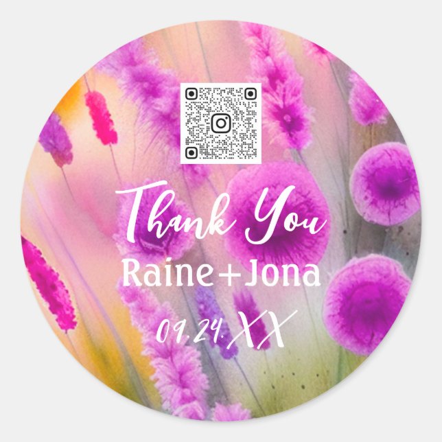 Hochzeitliches Brautparty Gunst Purple Flowers QR  Runder Aufkleber (Vorderseite)