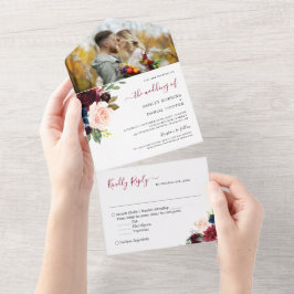 Hochzeitliches Foto Burgundy Blush Botanische Blüt All In One Einladung