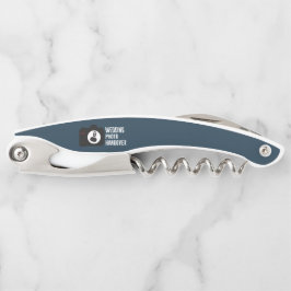 Hochzeitliches Foto Hangover Weinflasche Öffnung Kellnermesser