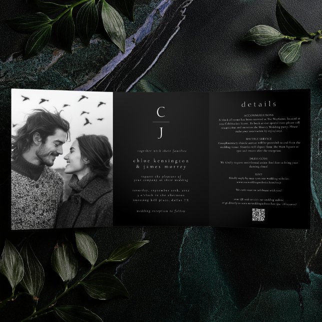 Hochzeitmonogramm Modernes Schwarzes 2 Foto QR-Cod Dreifach Gefaltete Einladung (Von Creator hochgeladen)