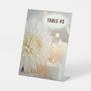 Hochzeits-Chrysantheme-Blume und Kerzen Sockelschild