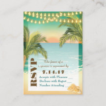 Hochzeits-RSVP am Strand bei Sonnenuntergang