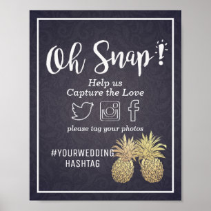 Hochzeits-Snap-Hashtag Chic Goldene Ananas Navybla Poster