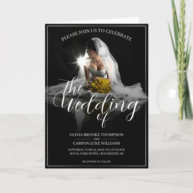 Hochzeitsankündigung mit Sitting Bride - Classic Karte (Vorderseite)