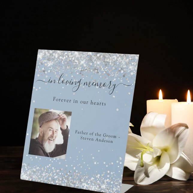 Hochzeitsdenkmal in dunkelblauem Foto Sockelschild (Von Creator hochgeladen)