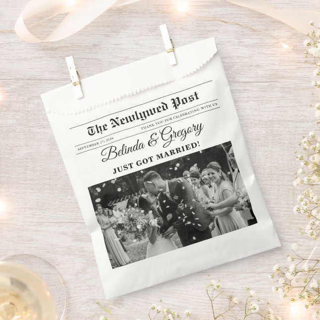 Hochzeitsfeier für Zeitungen - Schwarz-Weiß-Foto Geschenktütchen (Ausgeschnitten)