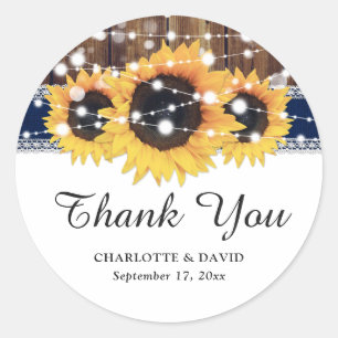 Hochzeitsfeier mit blauem Holz Runder Aufkleber