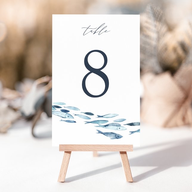 Hochzeitsfeier mit Blauer Wasserfarbe an der Küste Tischnummer (Von Creator hochgeladen)