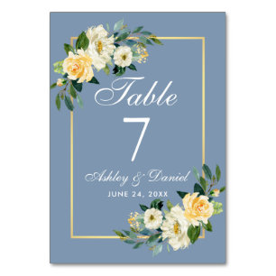 Hochzeitsfeier mit weißer Blüte Tischnummer