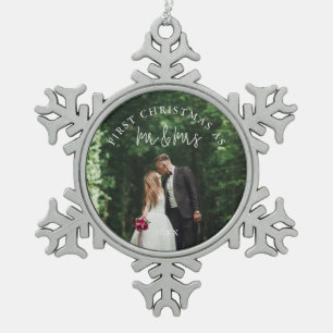 Hochzeitsfoto von Herrn und Frau Monogramm Schneeflocken Zinn-Ornament
