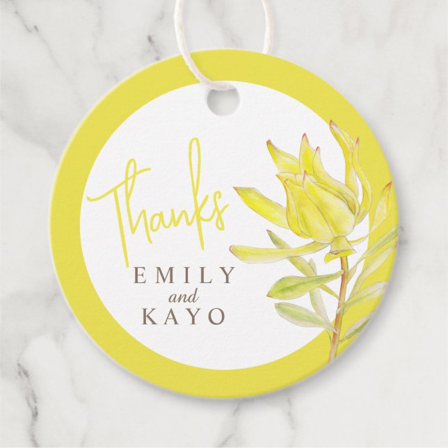 Hochzeitsgelbes Nadelkraut Geschenkanhänger (Vorderseite)