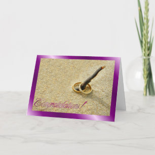 Hochzeitsglückwünsche. Hochzeitsgäste am Strand -  Karte