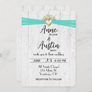 Hochzeitsherz mit türkisfarbenem Band auf Holz Einladung