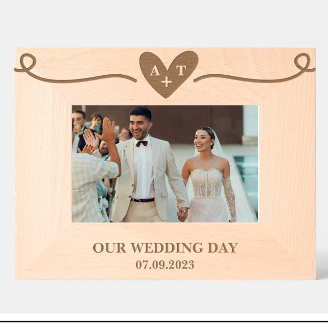 Hochzeitsherz Monogram Custom Wood Frames Geätzte Rahmen (Von Creator hochgeladen)