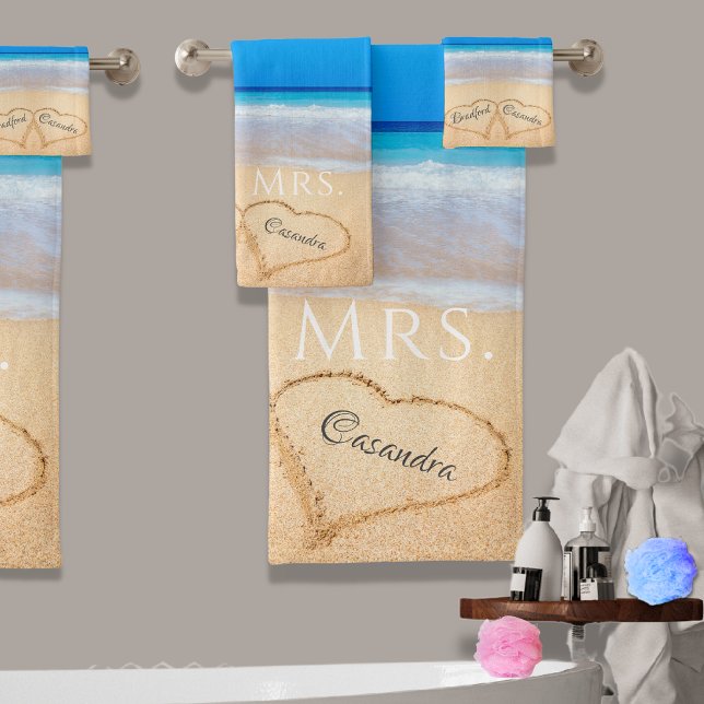 Hochzeitsherzen in Sand Family Monogram, Brides Mr Badhandtuch Set (Von Creator hochgeladen)