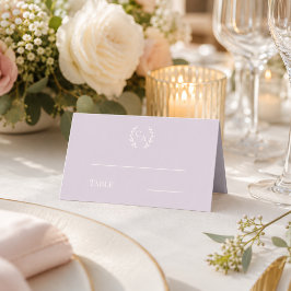 Hochzeitskranz aus staubigem Lavendel mit cremefar Platzkarte