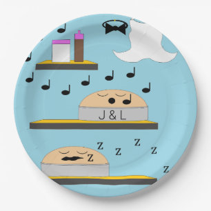 Hochzeitskuchen vor dem Zuckerguss Pappteller