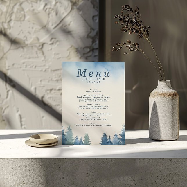 Hochzeitsmenü für Blaue Pinien Menükarte (Winter blue pine trees wedding table menu showing all the courses)