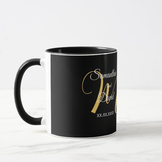 Hochzeitsmonogramm-Design mit Namen und Datum Tasse (Links)