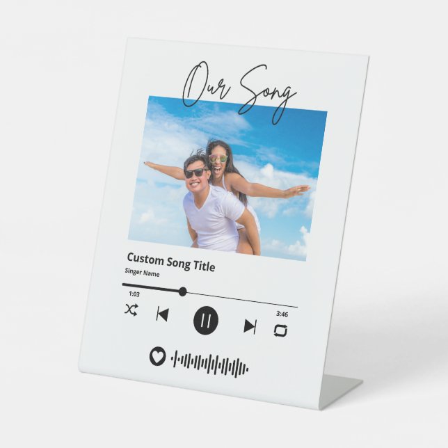 Hochzeitsmusik - Scannable Code Our Song Sockelschild (Vorderseite)