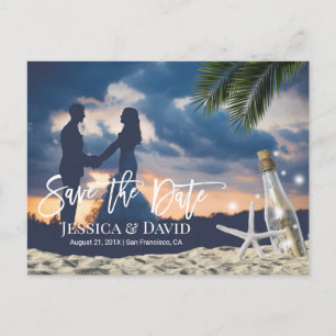 Hochzeitsnachricht an den Strand in einer Flasche  Ankündigungspostkarte