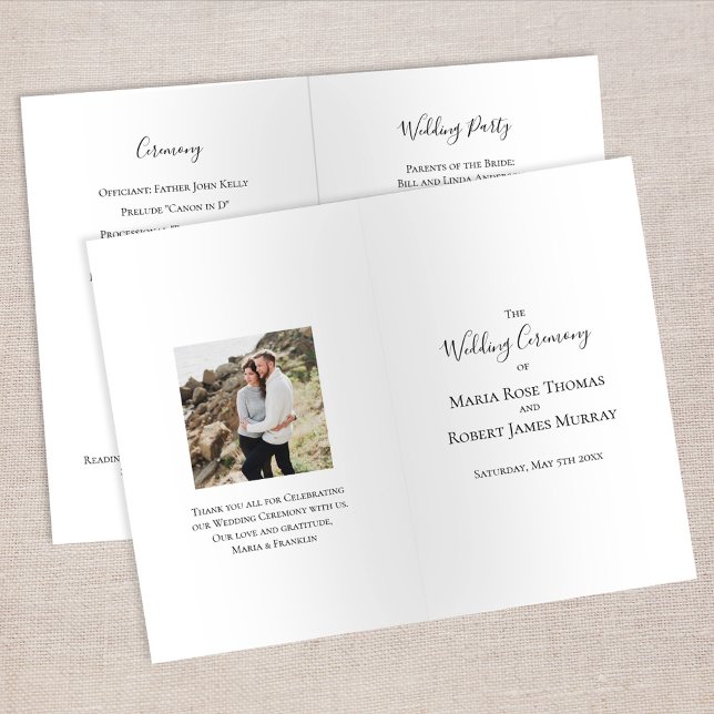 Hochzeitsprogramm Einfache Schwarz-Weiß-Schrift (Simple wedding program template with photo and classic script. )