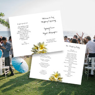 Hochzeitsprogramm gefaltet mit Frangipani-Blumen