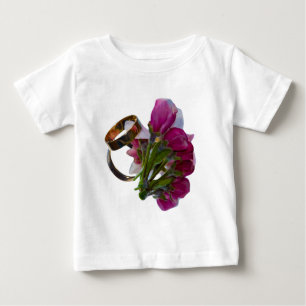 Hochzeitsraten und Blume Baby T-shirt