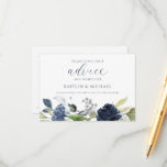 Hochzeitsratgeber Brautparty Karten Wasserfarbe Ma<br><div class="desc">Navy Blue Watercolor Bouquet Brautparty oder Wedding Advice Cards: Dieses Design besticht durch einen wunderschönen blauen Aquarellbouquet unten mit einem Hauch von silberfarbenem Glitzer. Wenn Ihre Gäste ihre Ratschläge und Wünsche für das Paar schreiben, können sie die Karte gedreht, um ihre Nachricht privat behalten, wenn sie möchten. Diese Karten können...</div>