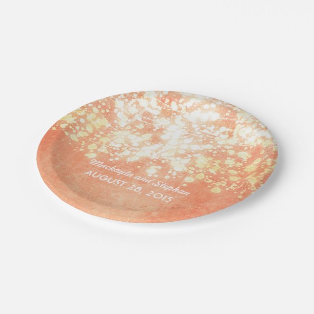 Hochzeitsschnurlichter Gold und Pfirsichschimmer Pappteller (Schrägansicht)