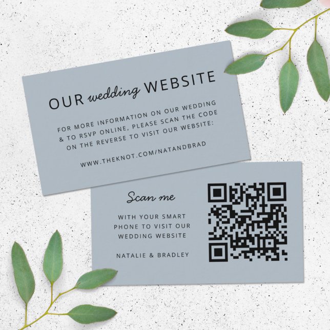 Hochzeitsseite | QR Code Blau Moderne Minimal Begleitkarte (Direct guests seamlessly to your wedding website using this QR code soft blue enclosure card)