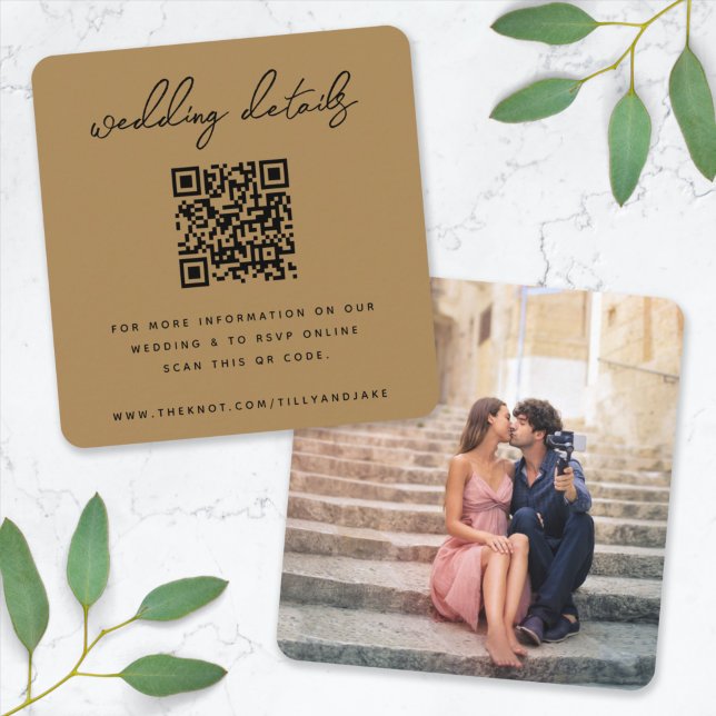 Hochzeitsseite | QR Code Gold Minimal Foto UAWG Begleitkarte (Direct guests seamlessly to your wedding website using this elegant QR code photo enclosure card)