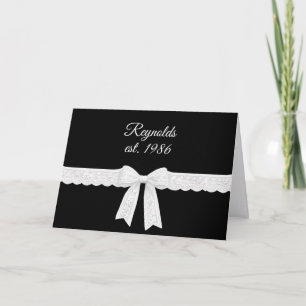 Hochzeitstag Name und Jahr mit weißer Schleife Karte
