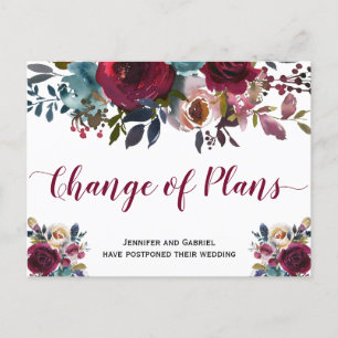 Hochzeitstermin verschoben Burgundy Navy Floral Ankündigungspostkarte
