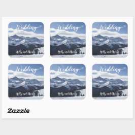Hochzeitsticker. Atmosphärische Schneeberge Quadratischer Aufkleber