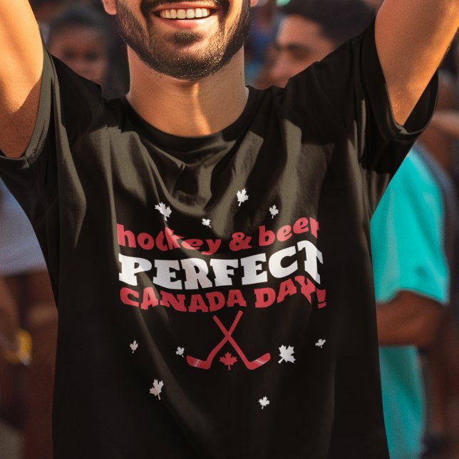 Hockey and Beer Perfect Canada Day T-Shirt (Von Creator hochgeladen)