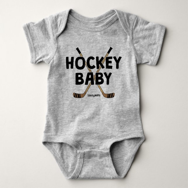 Hockey Baby mit Hockey Sticks Funny Niedlicher Säu Baby Strampler (Vorderseite)